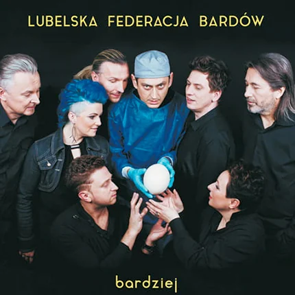 Okładka wydawnictwa Bardziej